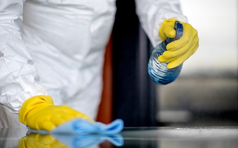 PPE清洁工作表面，清洁和消毒在大流行期间和之后